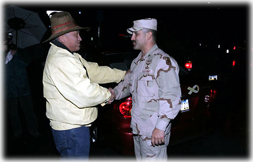 jpg troops welcomed by mayor