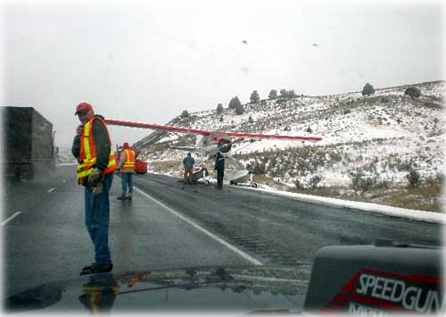 jpg plane lands on freeway