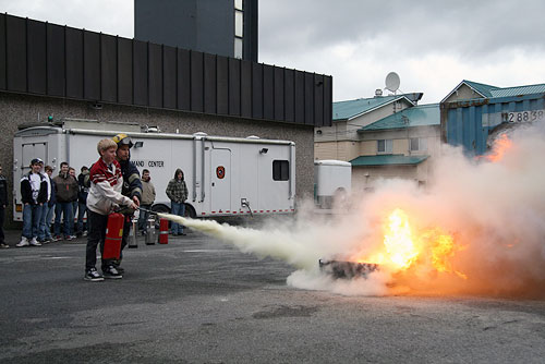 jpg  The Ketchikan Maritime Class recently completed a fire extinguisher course with Ketchikan Fire Department Fire Fighter Greg Karlik.