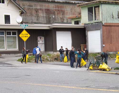 jpg Ketchikan High School students picking up litter in 2014
