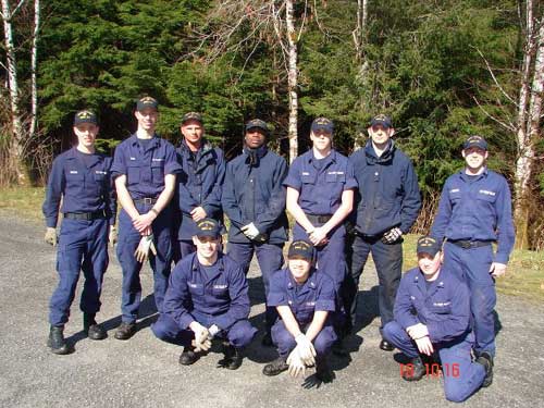 jpg USCG Acushnet crew