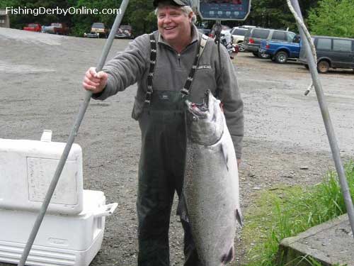 jpg Mark Tollfeldt with his 44.0 pound Chinook Salmon