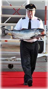 jpg ALASKA AIR CARGO DELIVERS SEASON’S FIRST COPPER RIVER SALMON TO SEATTLE