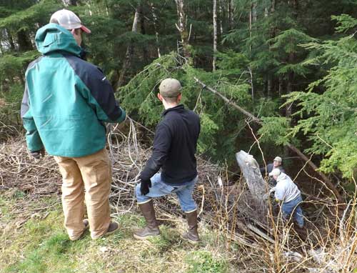 jpg Earth Day Marks Ninth Years for USCG's Community Clean UP