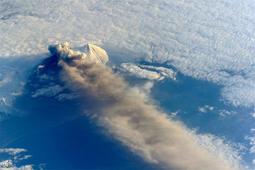 jpg When volcanoes awaken