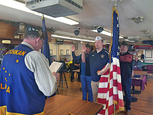 jpg VFW Past Commander Ken Horn (Left) administers the oath of office during the installation of officers ceremony for Veterans of Foreign Wars Post 4352 on April 27, 2019. 