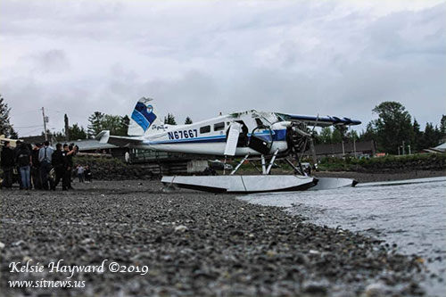 jpg The Taquan Beaver Floatplane brought to the beach.