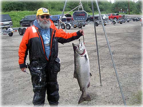 jpg Dan McQueen and his winning 44.2 lb king