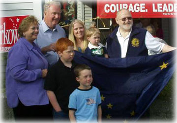 jpg Flag Presented to Family