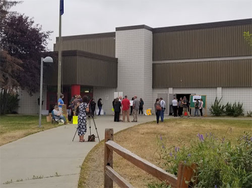 jpg Wasilla protesters with signs in front of Wasilla Middle School 