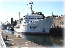 photo NOAA ship Fairweather