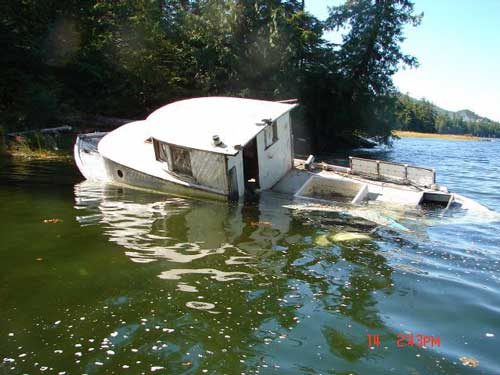 jpg boat at high tide