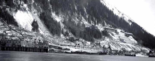 jpg The steamship S.S. Aleutian docks in Juneau sometime between 1939 and 1959. 