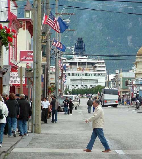 jpg Summer visitors walk through downtown Skagway