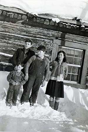 jpg School kids at Franklin, Alaska, in 1931.