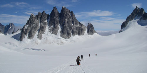 jpg Ice-worm-seeking hikers