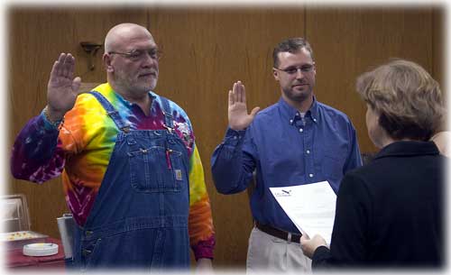 jpg new council member take oath