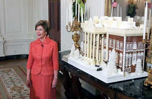 jpg First Lady and Gingerbread House