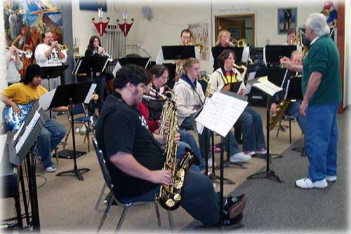 jpg Roy McPherson conducts Windjammers