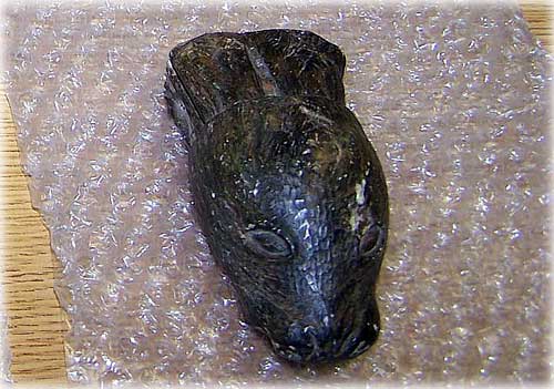 jpg ancient seal head object