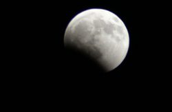 Total Lunar Eclipse Wows Sky Watchers