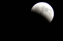 Total Lunar Eclipse Wows Sky Watchers