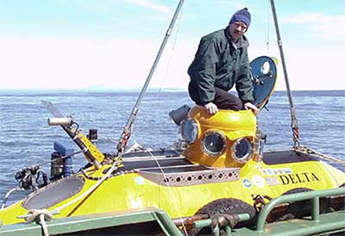 jpg NOAA Fisheries biologist Bob Stone prepares to dive for sponges in the Delta submersible. 