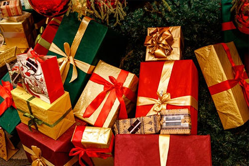 jpg A third of those polled by Gallup said they planned to spent more than $1,000 on gifts this year.