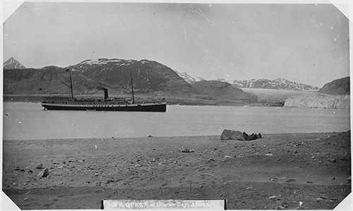 jpg SS Queen at Glacier Bay