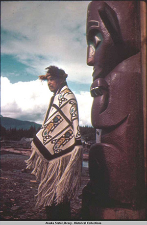 jpg Formal portrait of Charlie Jones, also known as Chief Shakes VII
