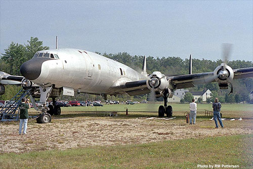 jpg N8083H gives the crowd a thrill in September 1998. 