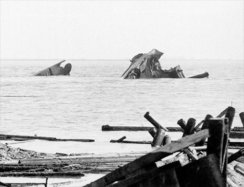 jpg Twisted wreckage of the Victory-ship SS Quinault Victory after being demolished in a munitions explosion at Port Chicago, California, United States, 17 Jul 1944.