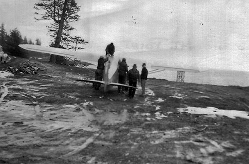 jpg Herman Ludwigsen landed his Piper plane at Mountain Point in 1953.
Photo courtesy Herman Ludwigsen ©