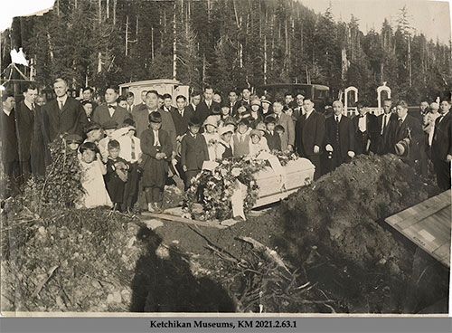 jpg “Unknown funeral service at Bayview Cemetery, circa early 1930s.  We [donor family] assume it is George Ohashi internment.”