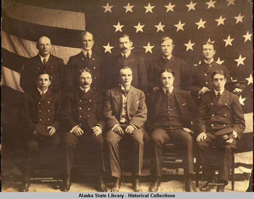 jpg U.S. Customs Officers