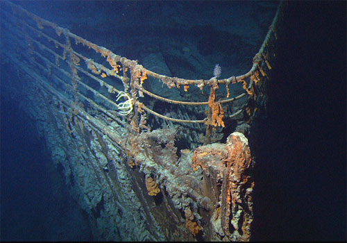 jpg View of the bow of the RMS Titanic photographed in June 2004 by the ROV Hercules during an expedition returning to the shipwreck of the Titanic