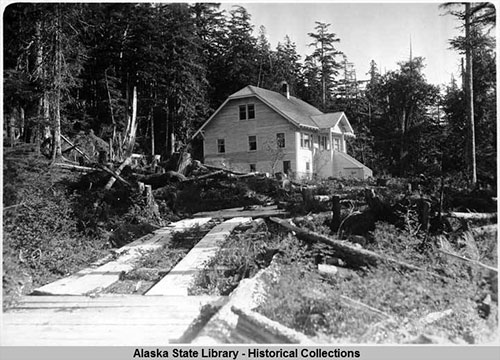 jpg House in Ward Cove, Tongass Highway, 9/24/1929