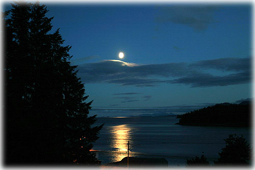 photo moon Ketchikan, Alaska