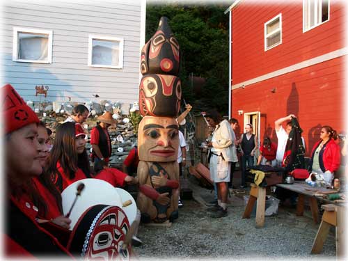 jpg totem raising